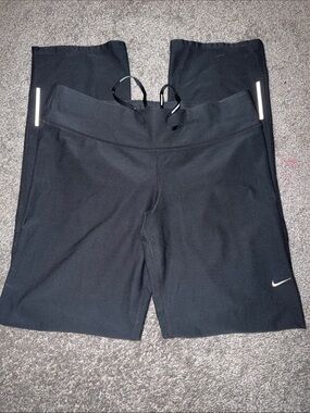 Nike Black Athletic Leggings with Reflective Accents